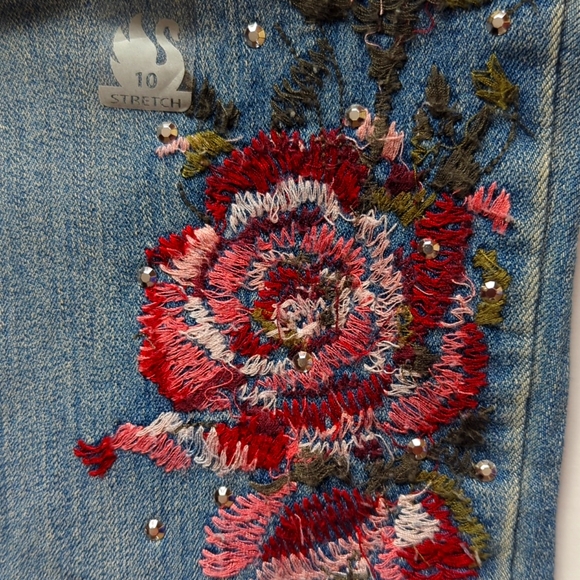 NWT Gloria Vanderbilt Amanda Studded Embroidered Jeans 10 Average Blue Pockets - Picture 7 of 17